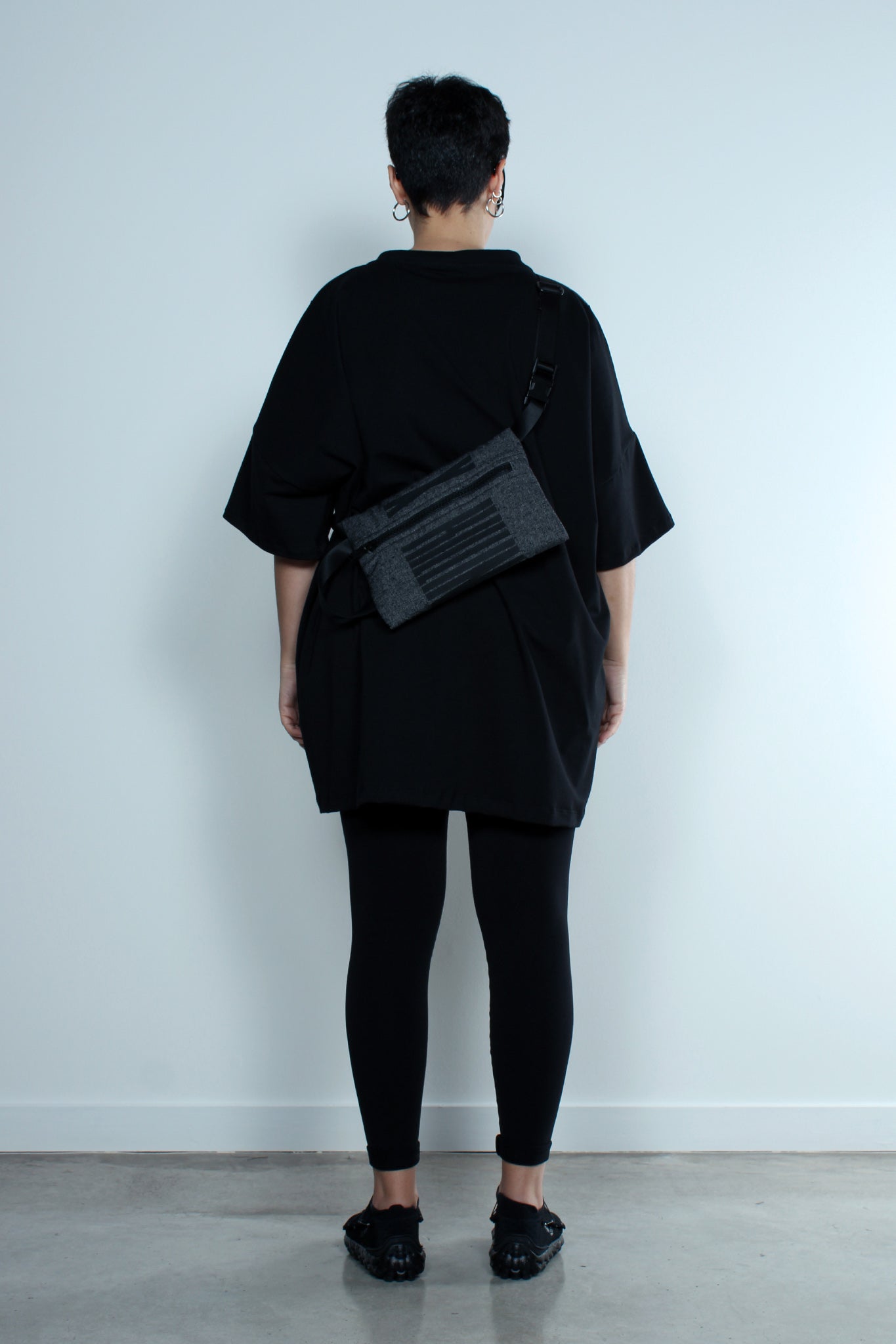 RIÑONERA DENIM RECICLADO OSCURO