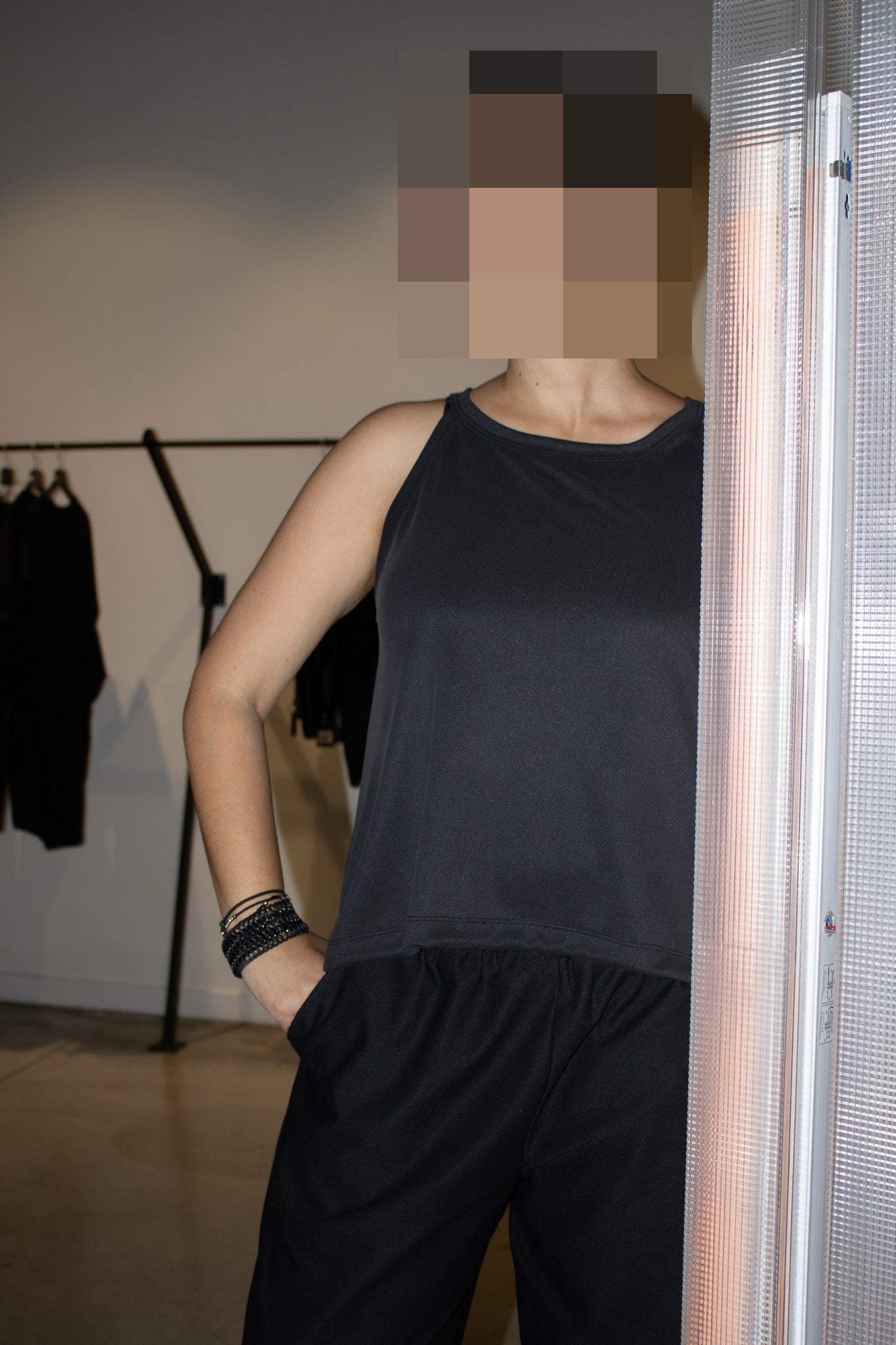 CAMISETA TIRANTES GRIS